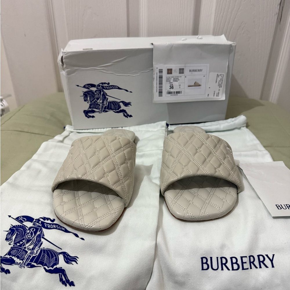 Burberry Quilted Slides in Light Gray. Flat Sandals. US-6 - Picture 2 of 9